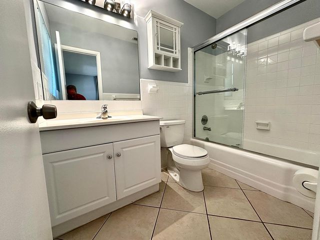 1261 SE 4th Street 2, Deerfield Beach, FL 33441