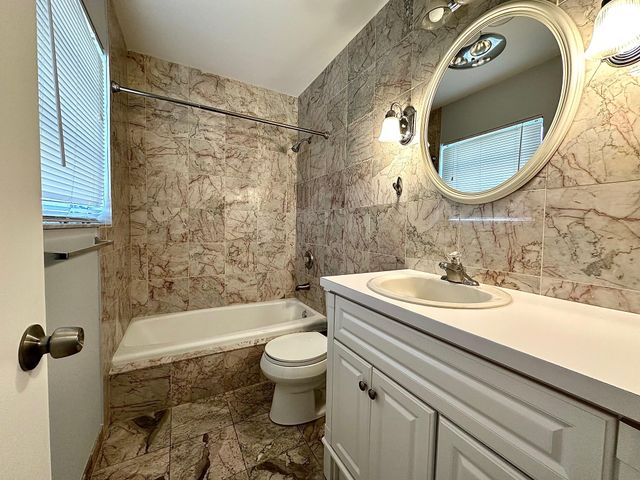 1261 SE 4th Street 2, Deerfield Beach, FL 33441