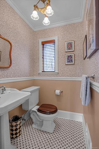 2 Chester Drive, Great Neck, NY 11021