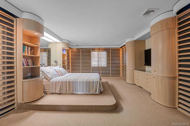 2 Chester Drive, Great Neck, NY 11021