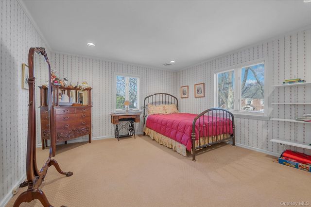 2 Chester Drive, Great Neck, NY 11021