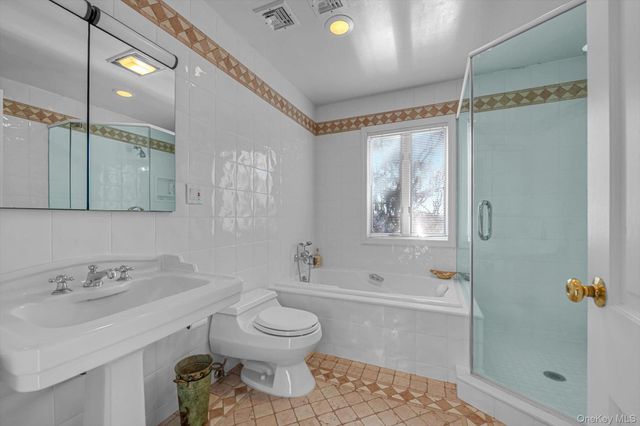 2 Chester Drive, Great Neck, NY 11021