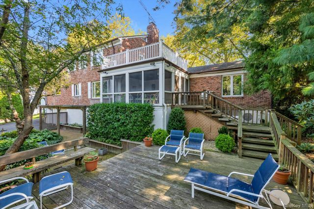 2 Chester Drive, Great Neck, NY 11021