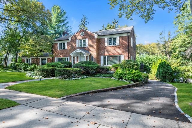 2 Chester Drive, Great Neck, NY 11021