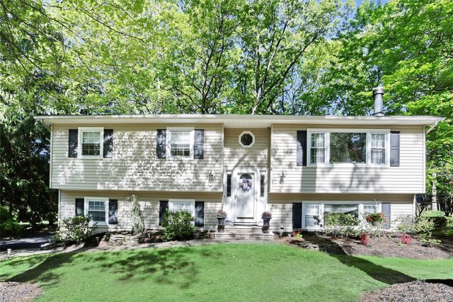 3 Durham Lane, Suffern, NY 10901