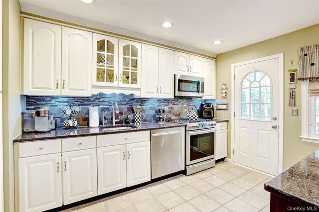3 Durham Lane, Suffern, NY 10901