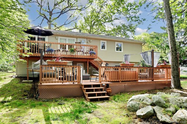 3 Durham Lane, Suffern, NY 10901