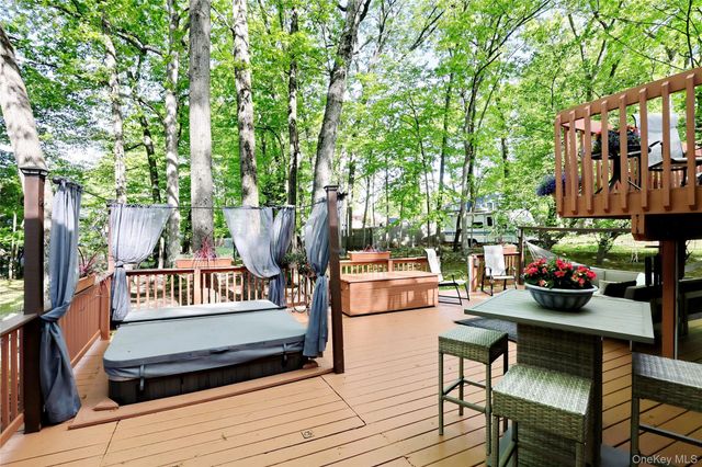 3 Durham Lane, Suffern, NY 10901