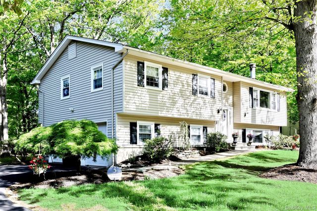 3 Durham Lane, Suffern, NY 10901