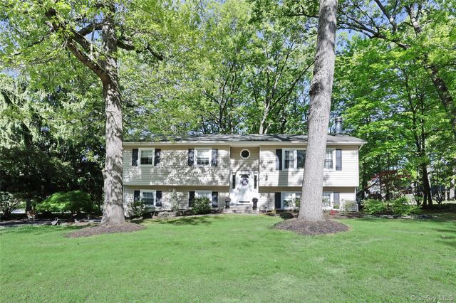 3 Durham Lane, Suffern, NY 10901