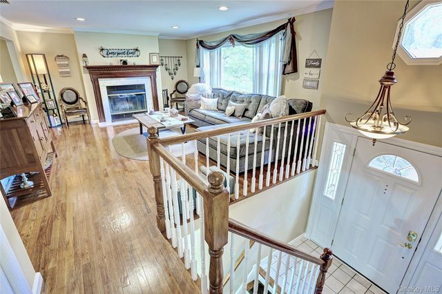 3 Durham Lane, Suffern, NY 10901