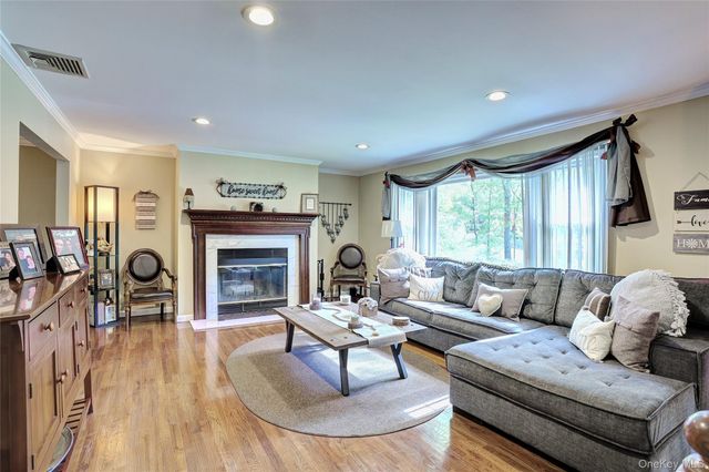 3 Durham Lane, Suffern, NY 10901
