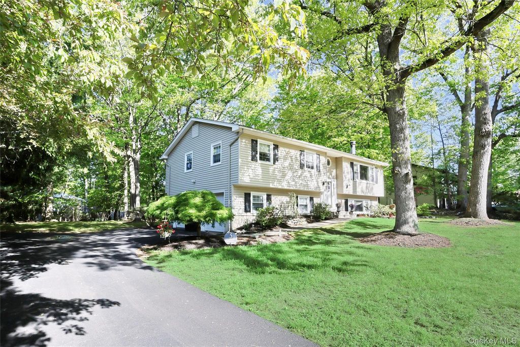 3 Durham Lane, Suffern, NY 10901