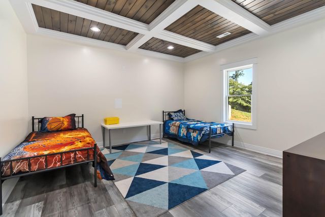 226 W Wilson Road, Russell Springs, KY 42642