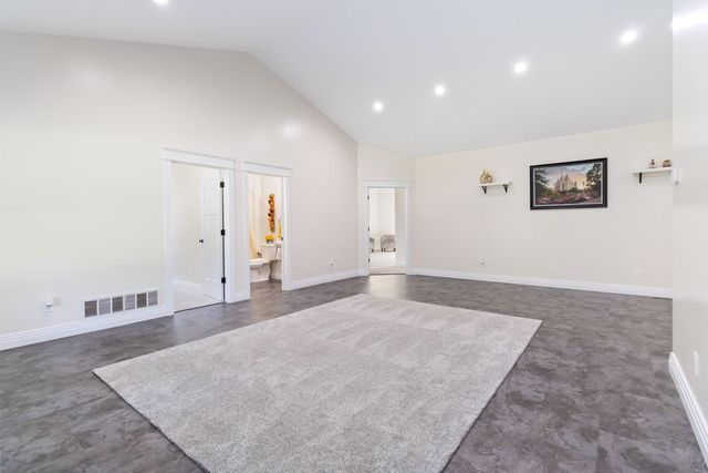 226 W Wilson Road, Russell Springs, KY 42642