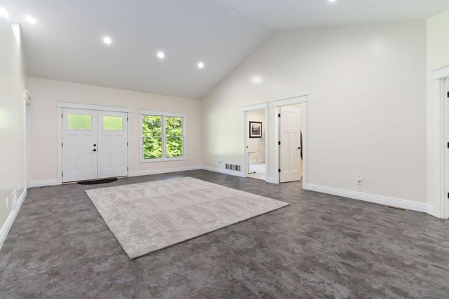 226 W Wilson Road, Russell Springs, KY 42642