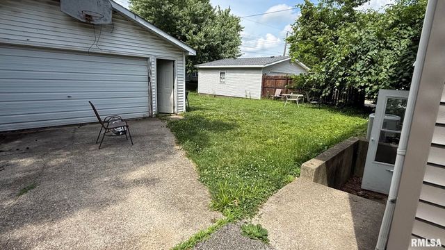 63 Villanova Drive, Springfield, IL 62703
