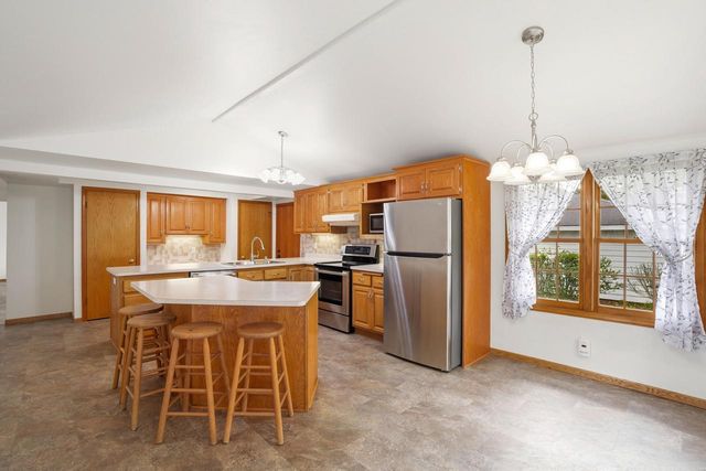 1711 W Mill ROAD, Glendale, WI 53209