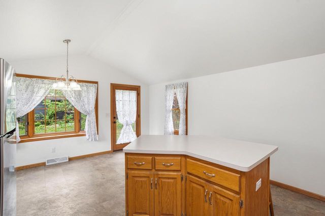 1711 W Mill ROAD, Glendale, WI 53209