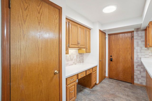 1711 W Mill ROAD, Glendale, WI 53209