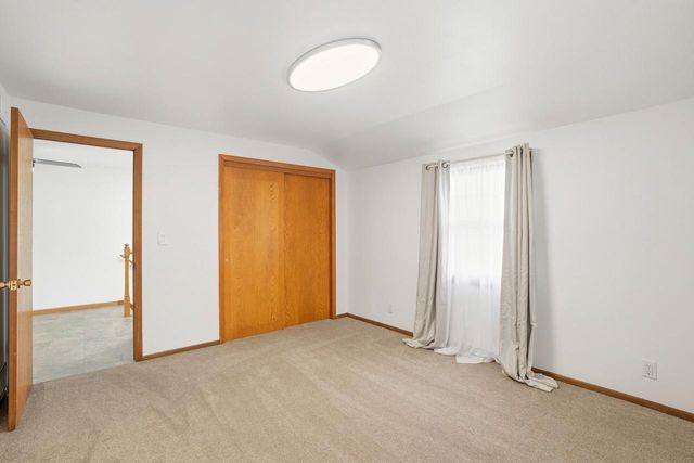 1711 W Mill ROAD, Glendale, WI 53209