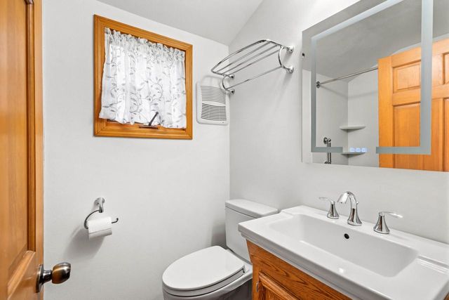 1711 W Mill ROAD, Glendale, WI 53209