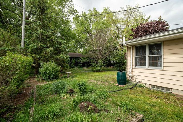 1711 W Mill ROAD, Glendale, WI 53209