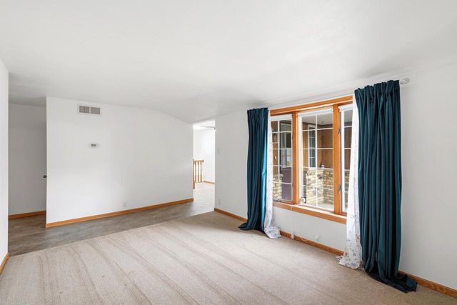 1711 W Mill ROAD, Glendale, WI 53209