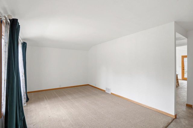 1711 W Mill ROAD, Glendale, WI 53209