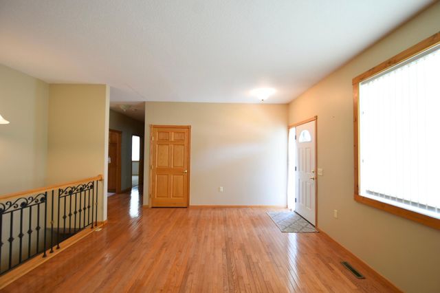 240 6th Street SW, Pine Island, MN 55963