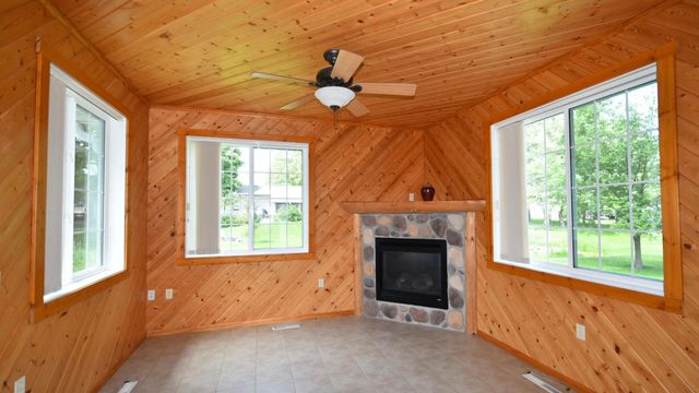 240 6th Street SW, Pine Island, MN 55963