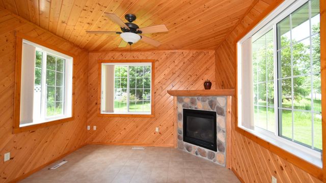 240 6th Street SW, Pine Island, MN 55963