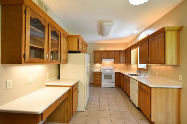 240 6th Street SW, Pine Island, MN 55963