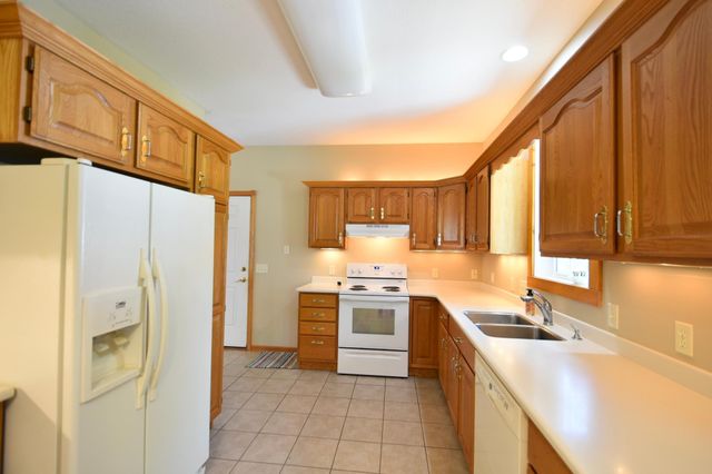 240 6th Street SW, Pine Island, MN 55963