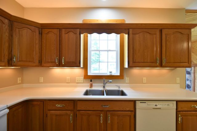 240 6th Street SW, Pine Island, MN 55963