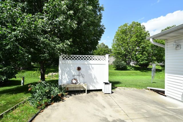 240 6th Street SW, Pine Island, MN 55963