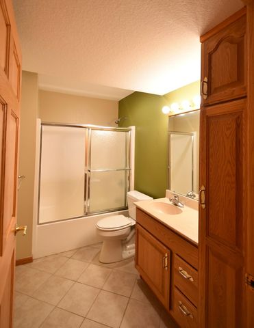240 6th Street SW, Pine Island, MN 55963