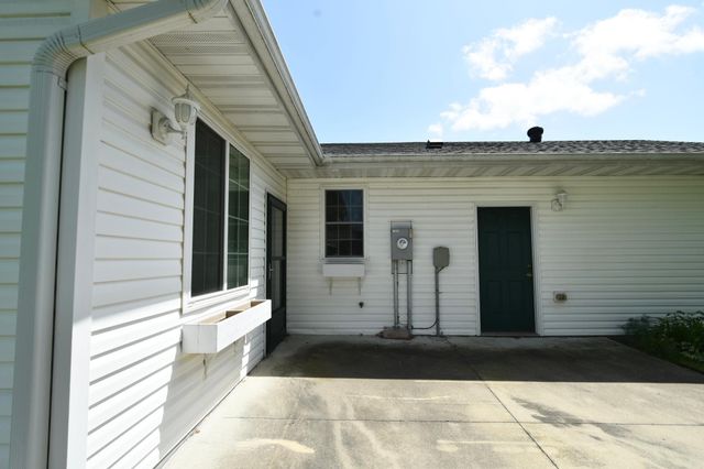 240 6th Street SW, Pine Island, MN 55963