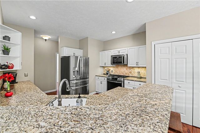 209 Berwick Court, Seneca, SC 29672