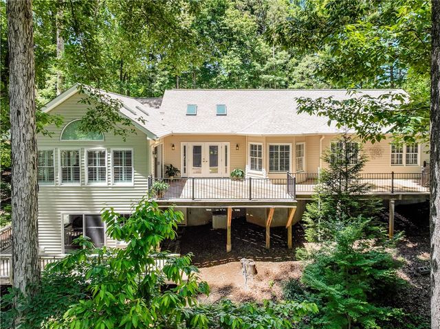 209 Berwick Court, Seneca, SC 29672