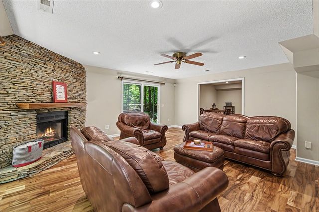 209 Berwick Court, Seneca, SC 29672
