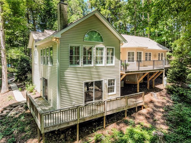 209 Berwick Court, Seneca, SC 29672