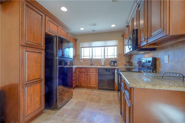 7823 Troup Avenue, Kansas City, KS 66112