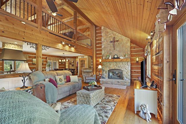 3210 Dyer Lake ROAD, Burlington, WI 53105
