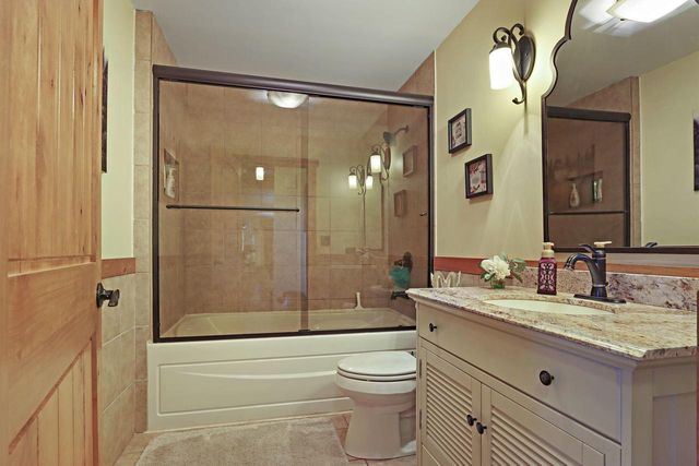 3210 Dyer Lake ROAD, Burlington, WI 53105