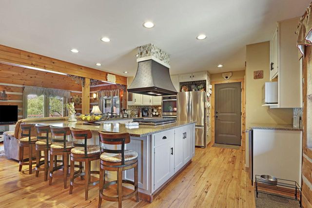 3210 Dyer Lake ROAD, Burlington, WI 53105