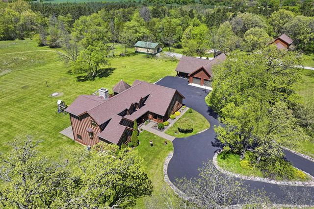 3210 Dyer Lake ROAD, Burlington, WI 53105
