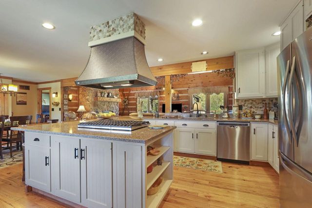 3210 Dyer Lake ROAD, Burlington, WI 53105