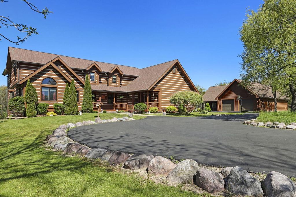 3210 Dyer Lake ROAD, Burlington, WI 53105