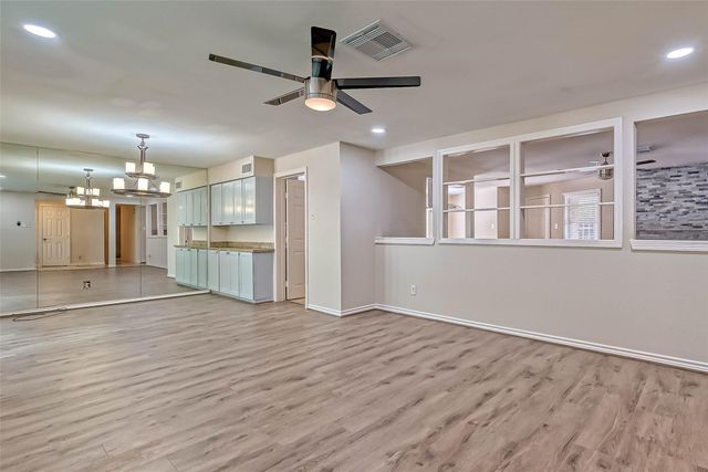 9707 Kit Street, Houston, TX 77096